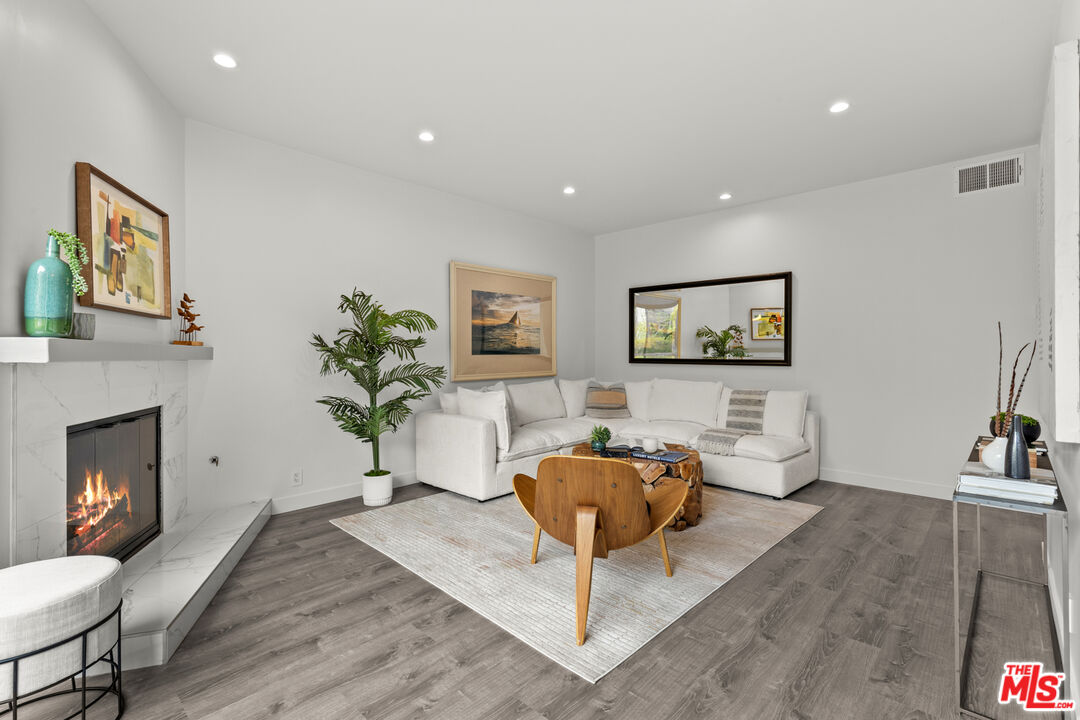 MLS #25527807 image #1