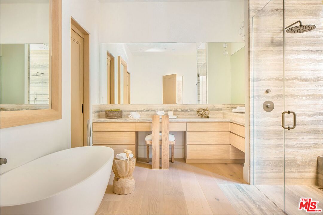 MLS #25528489 image #17