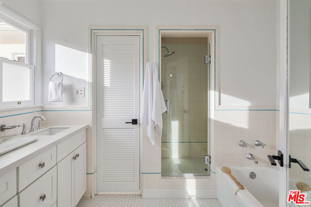 MLS #25528519 image #18