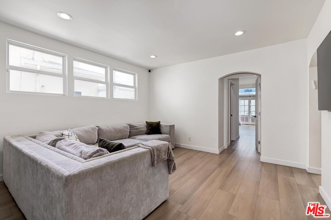 MLS #25529151 image #11