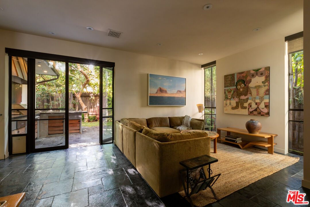 MLS #25529393 image #14