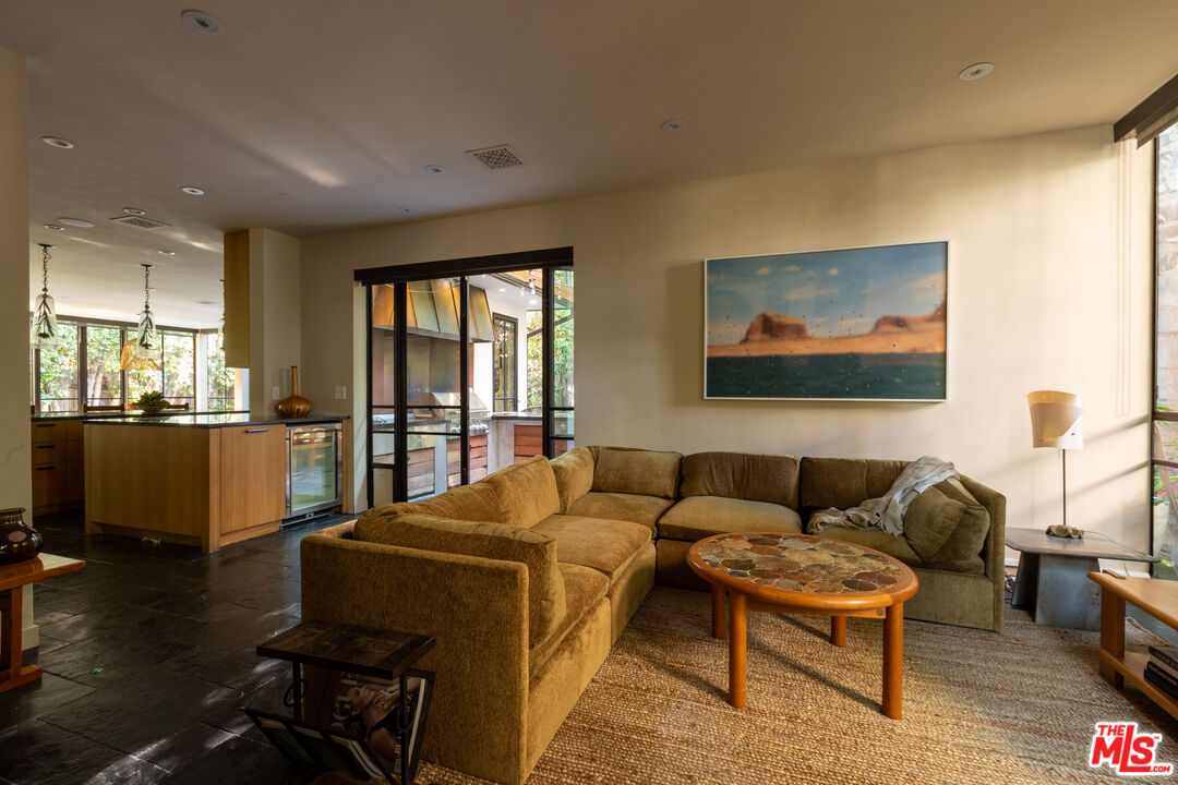 MLS #25529393 image #15