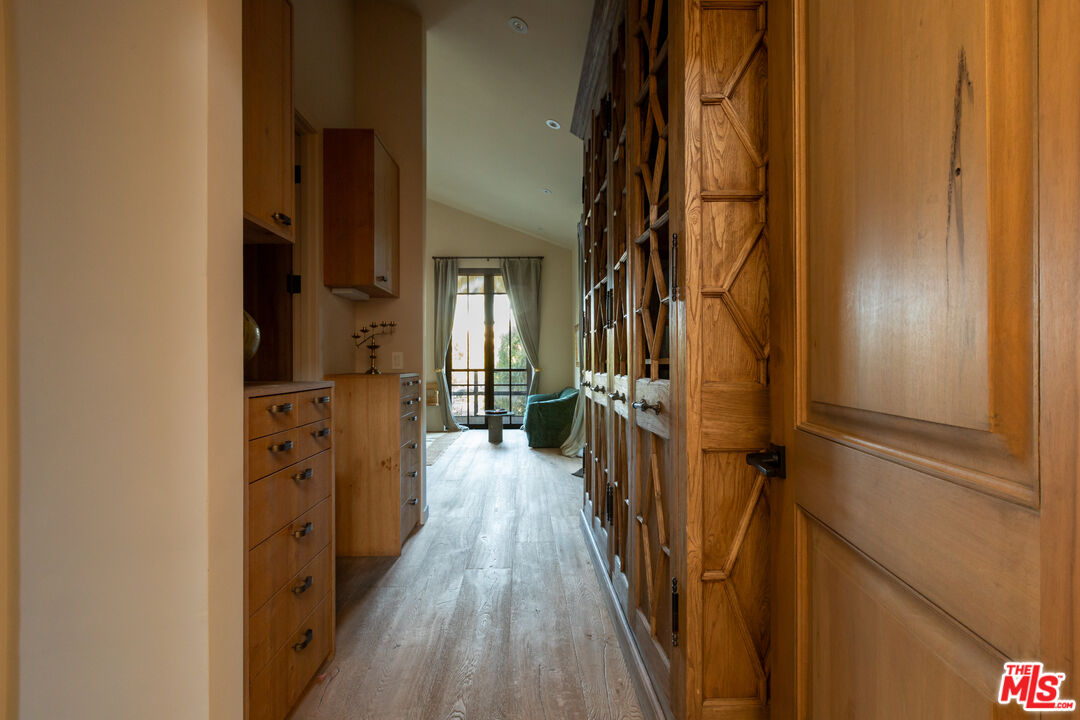 MLS #25529393 image #25