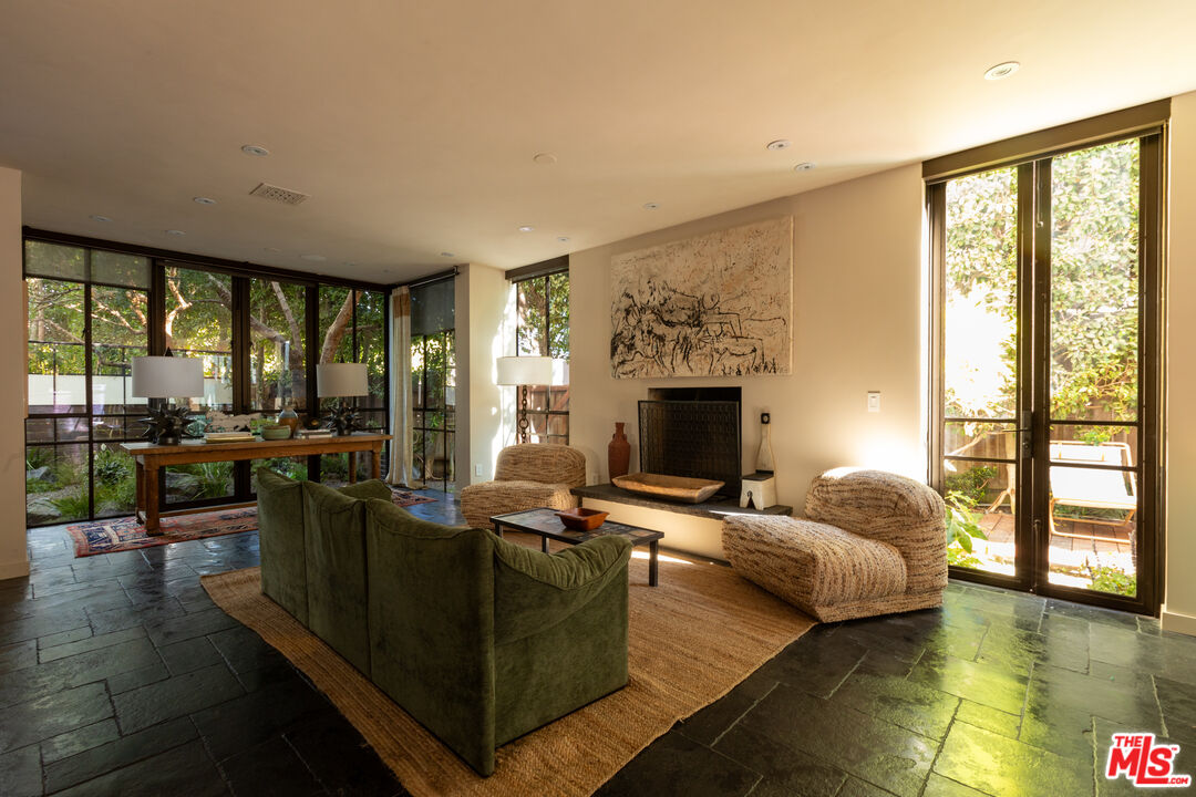 MLS #25529393 image #5