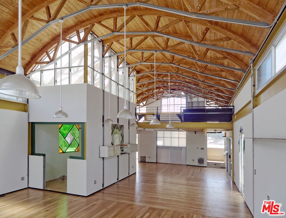 MLS #25530217 image #0