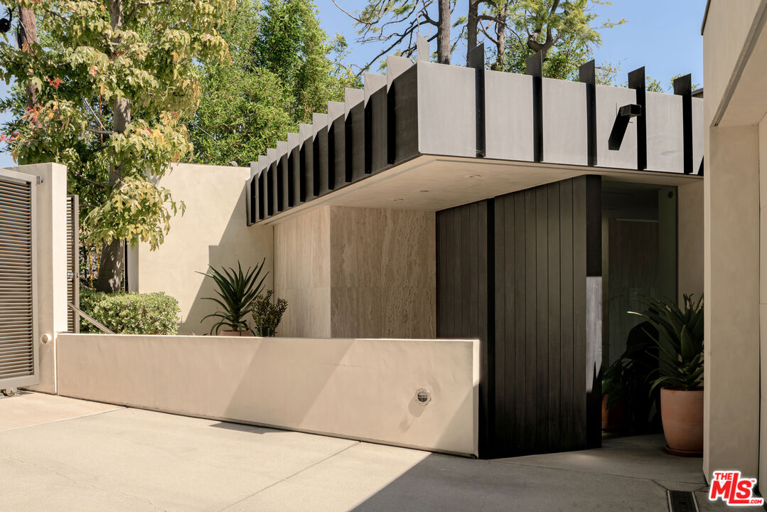 MLS #25530253 image #0