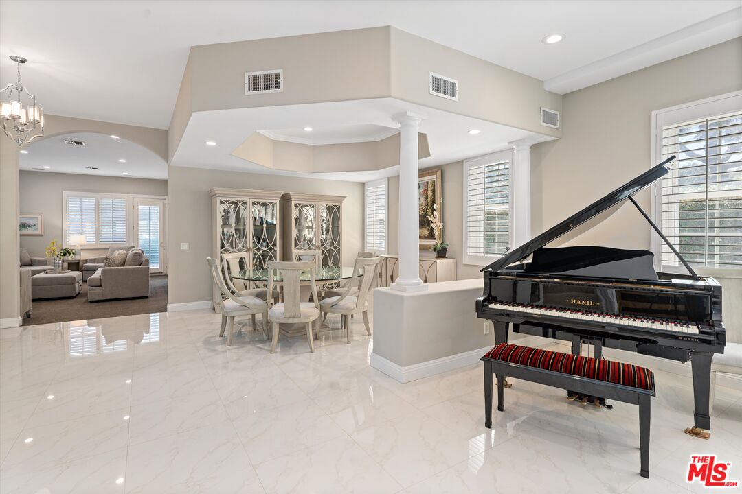 MLS #25530315 image #10