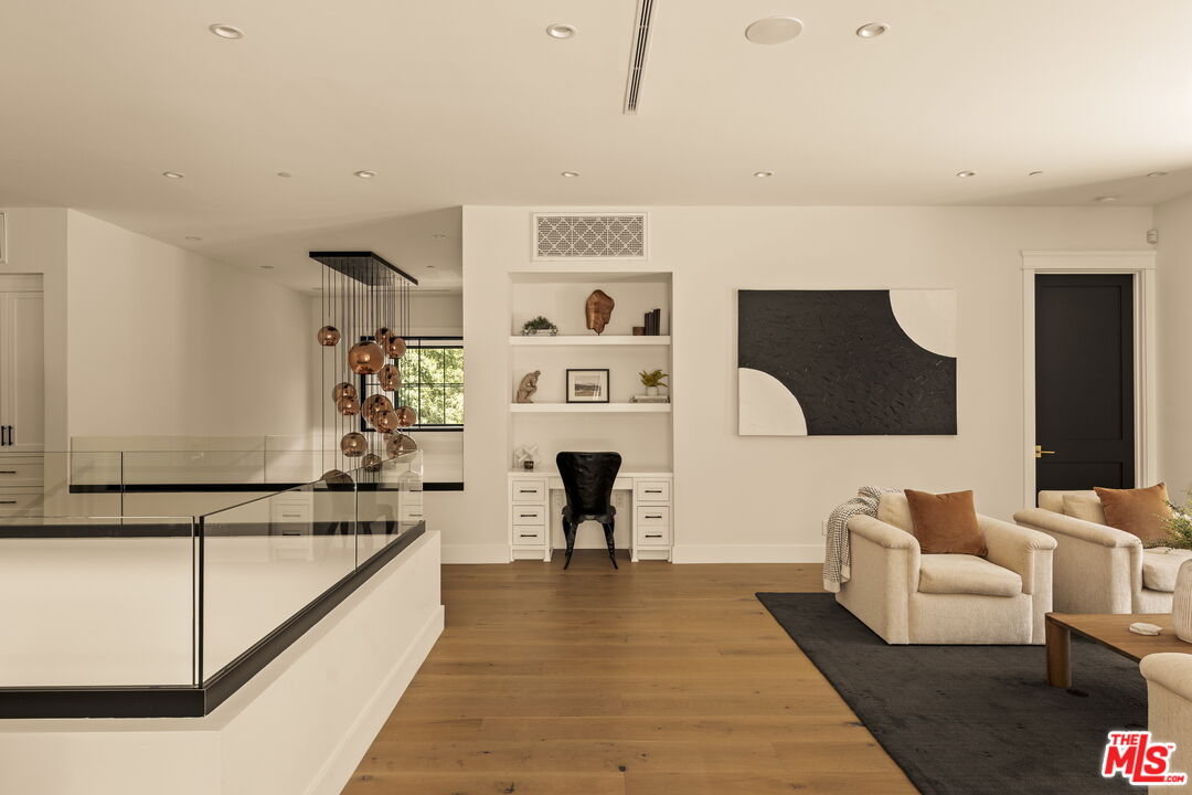 MLS #25531081 image #24