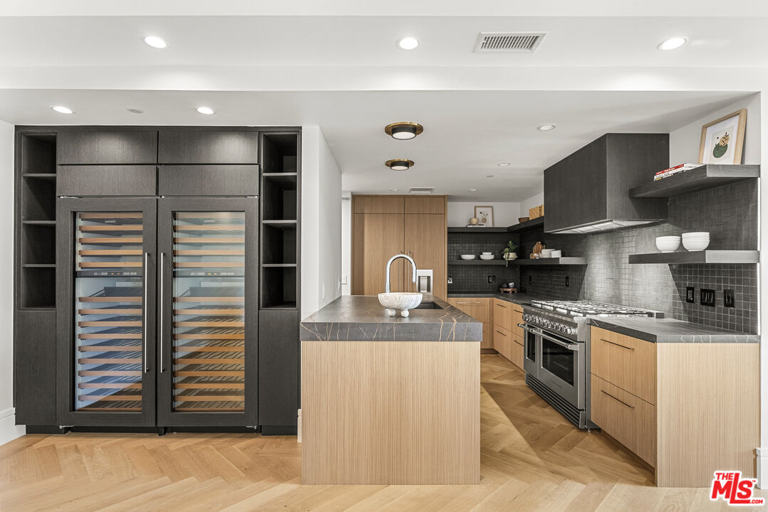 MLS #25531355 image #12