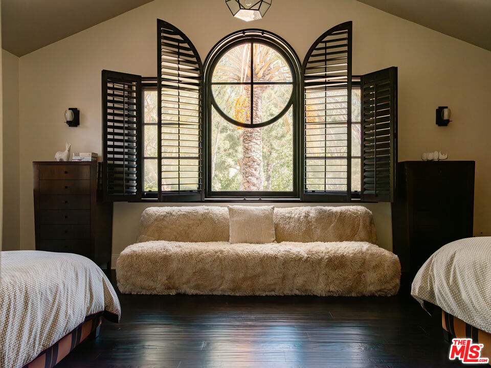 MLS #25531613 image #24