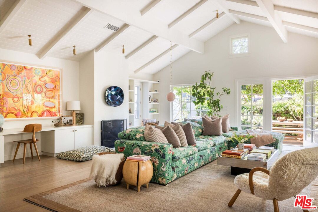 MLS #25532011 image #2