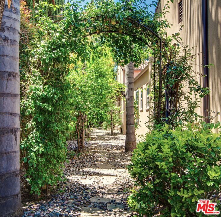 MLS #25532201 image #33