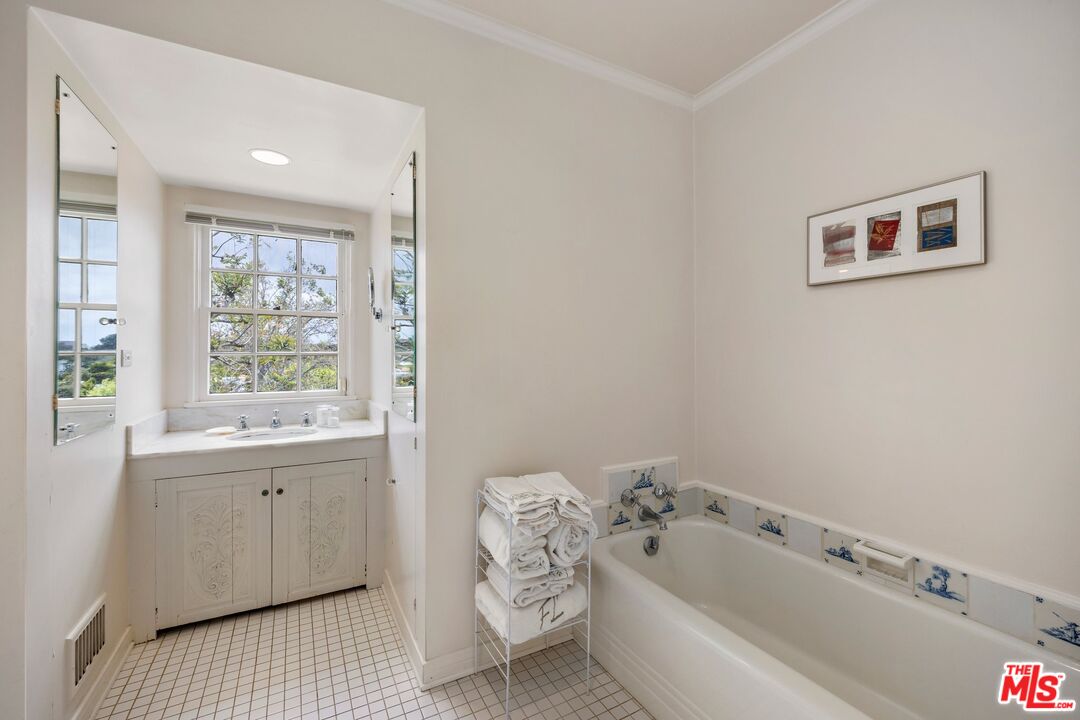 MLS #25532383 image #15