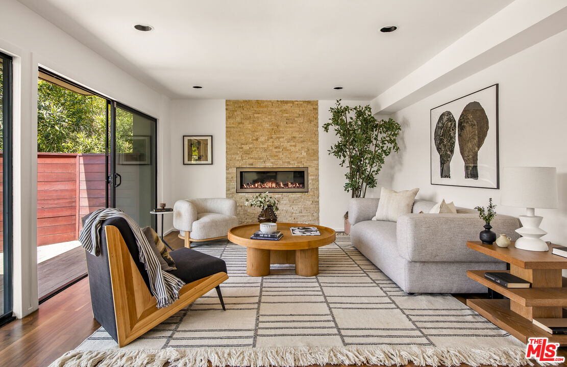 MLS #25532389 image #1