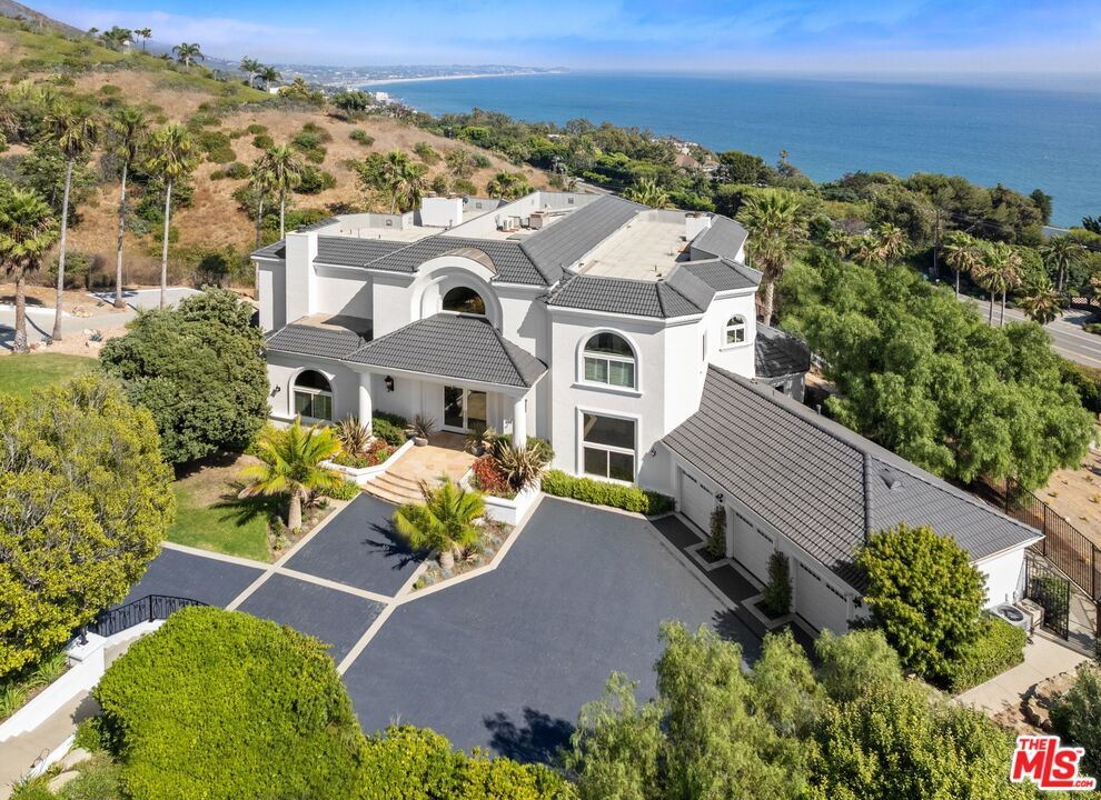 MLS #25532557 image #2