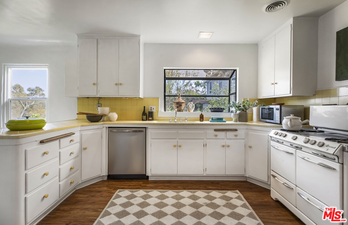 MLS #25532689 image #17