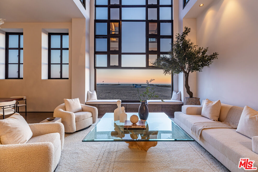 MLS #25532885 image #0