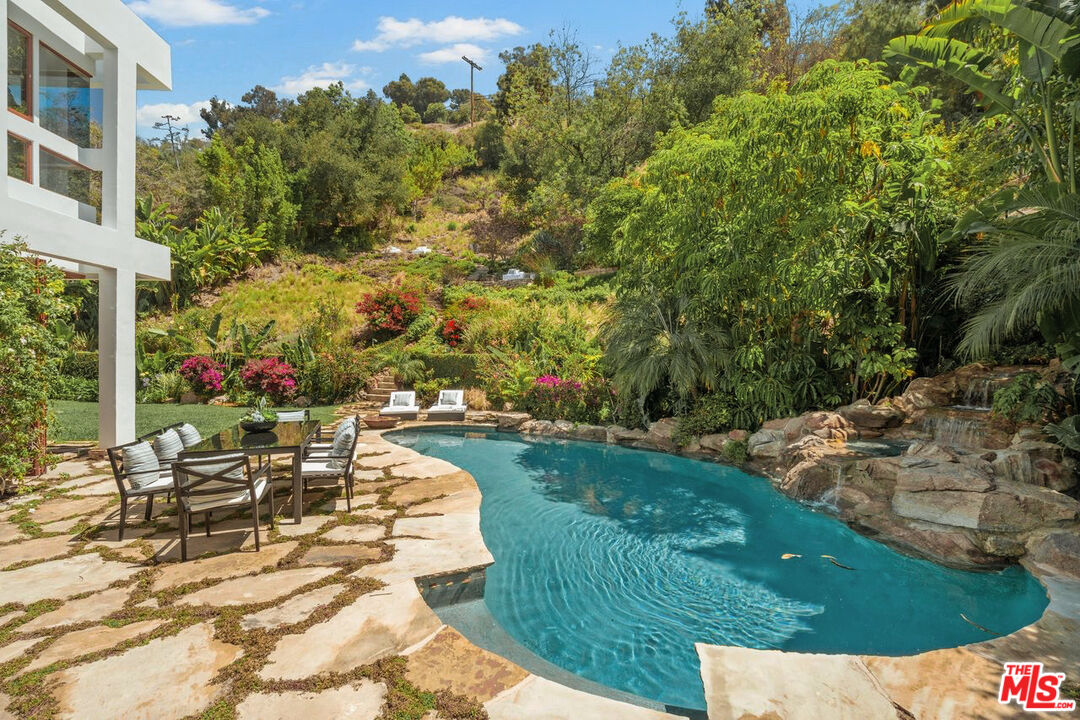 MLS #25533161 image #0