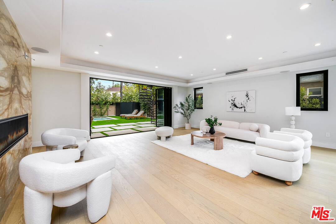 MLS #25533513 image #19