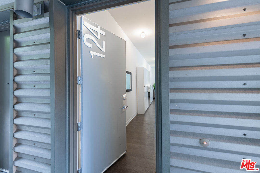 MLS #25533703 image #1