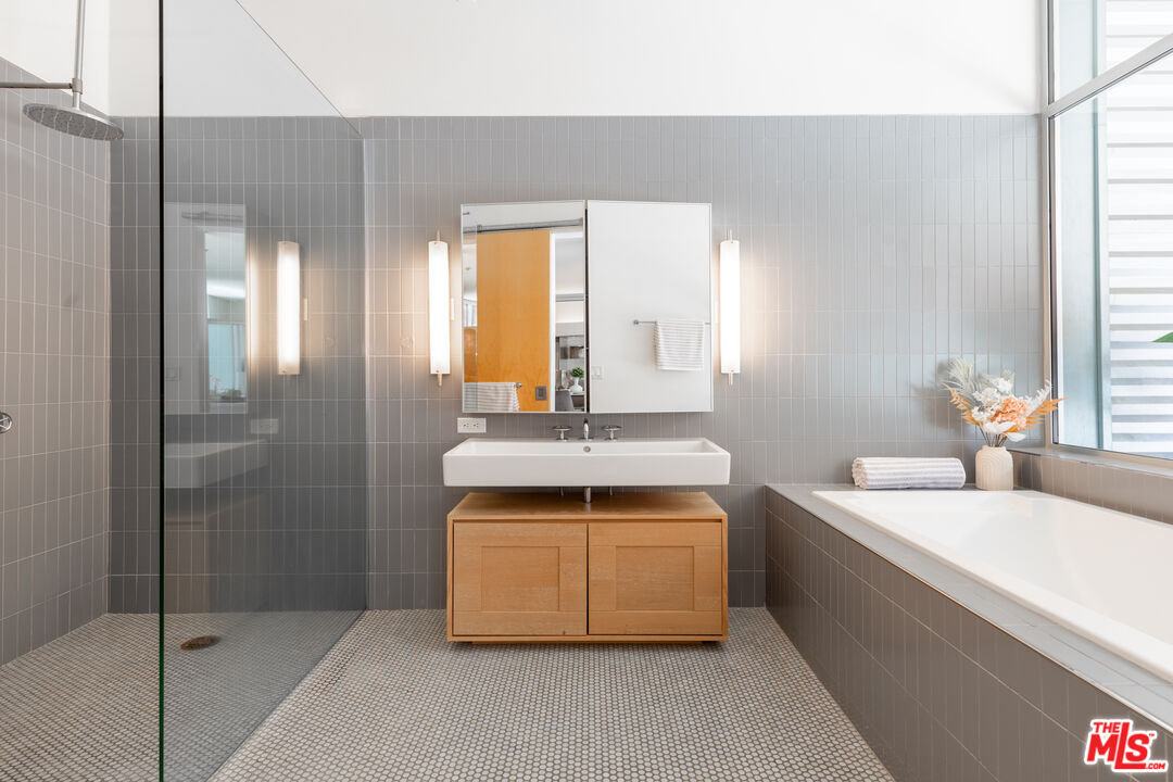 MLS #25533703 image #19