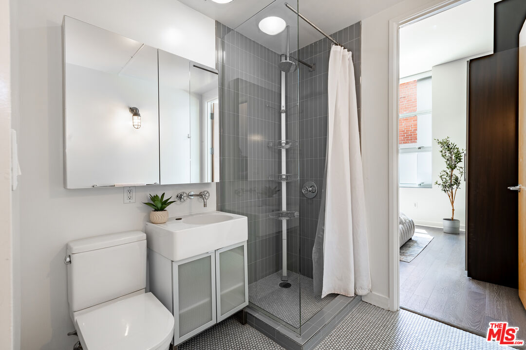 MLS #25533703 image #23