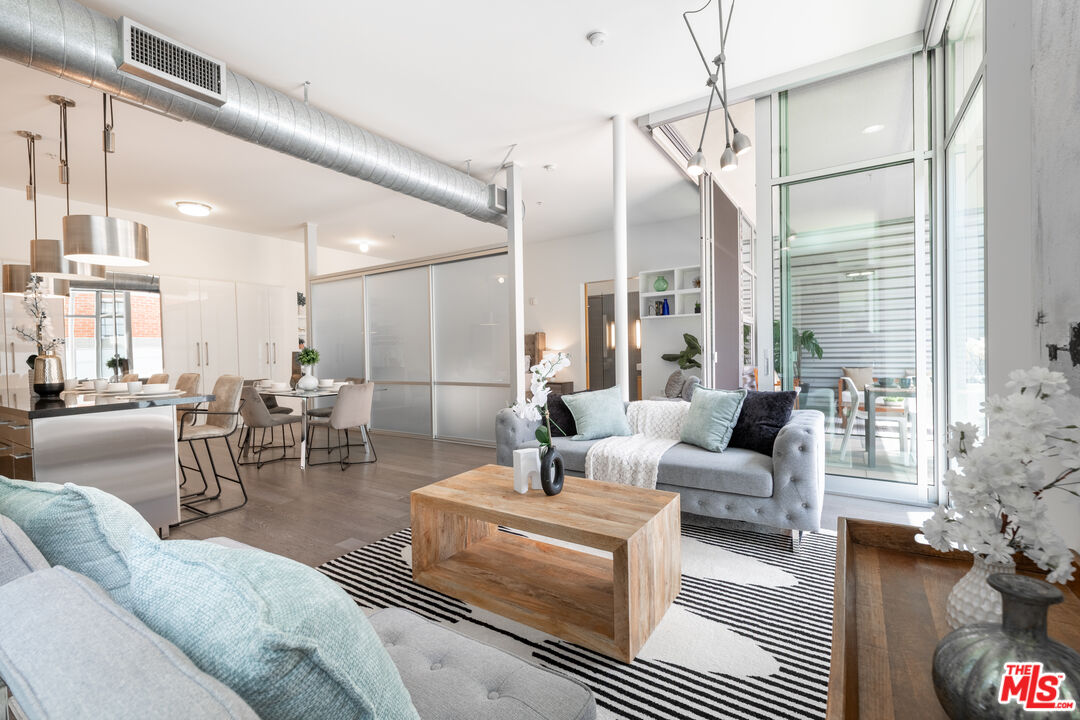 MLS #25533703 image #0