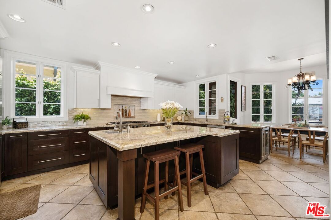 MLS #25533947 image #15