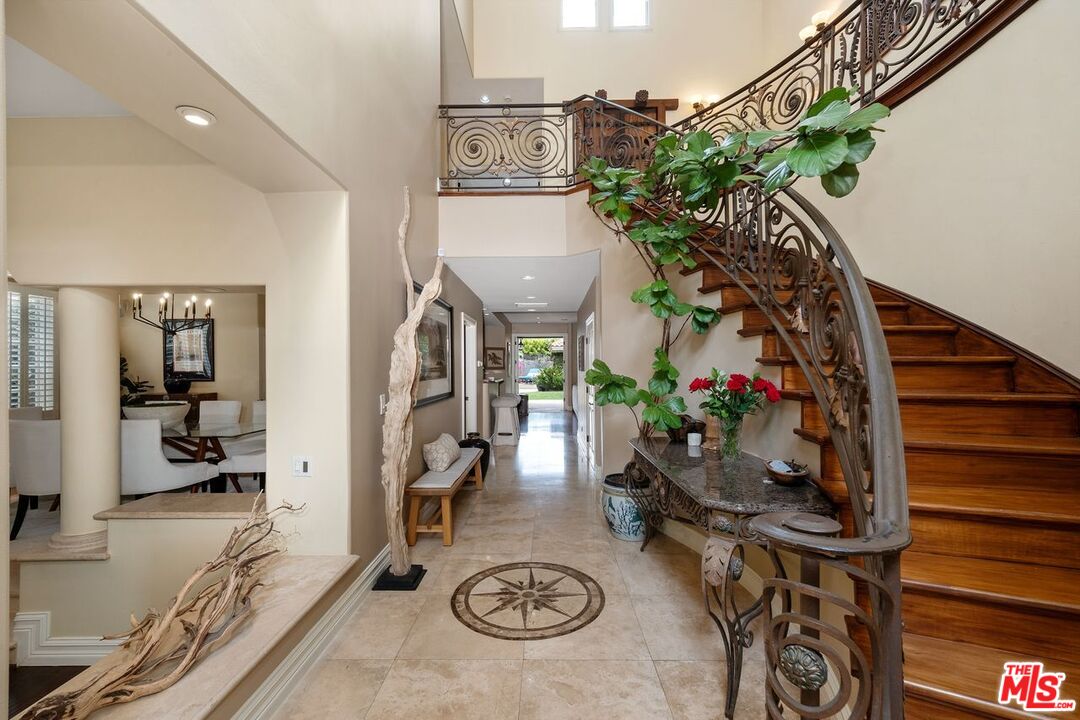 MLS #25533947 image #2