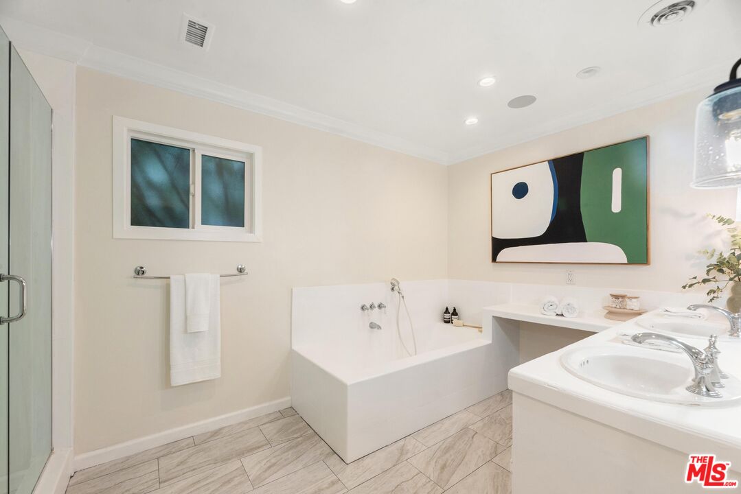 MLS #25534233 image #16