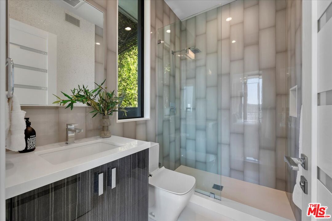 MLS #25534241 image #16