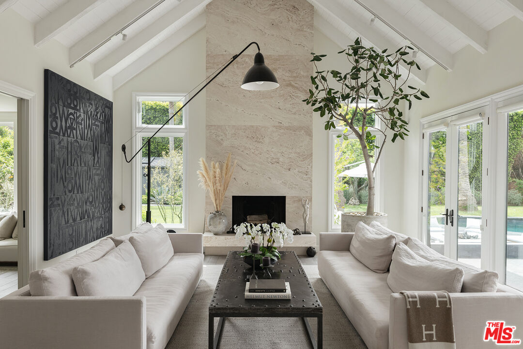 MLS #25534657 image #1