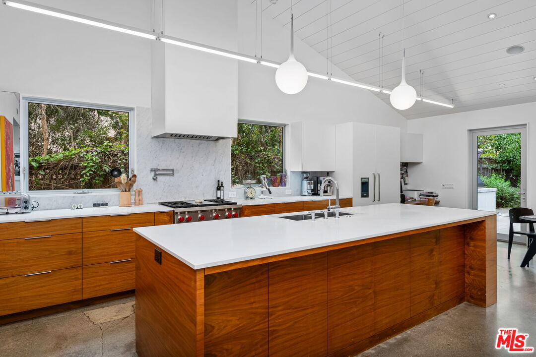 MLS #25534939 image #17