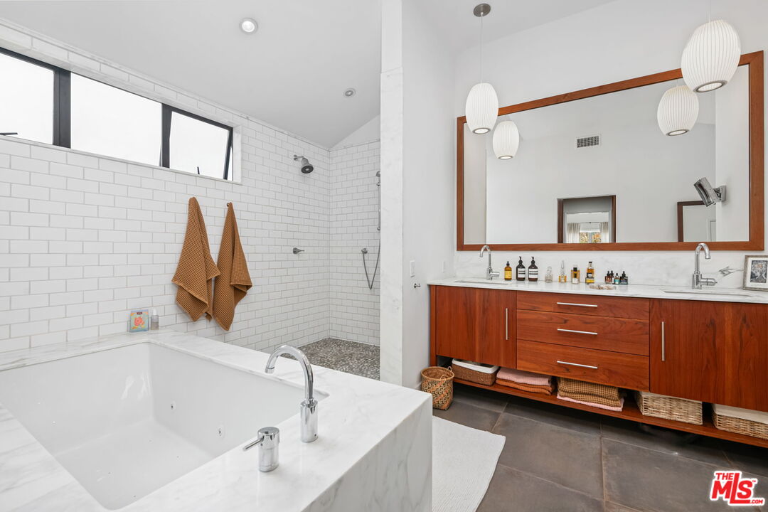 MLS #25534939 image #25