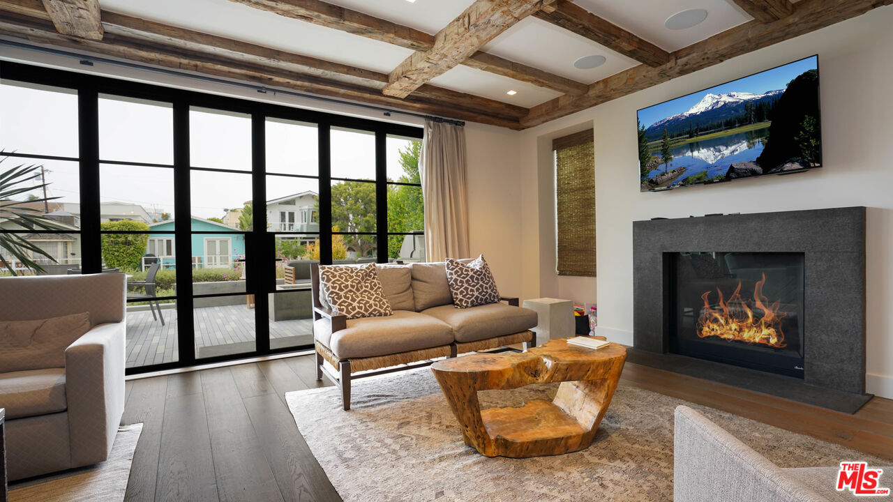 MLS #25535957 image #12