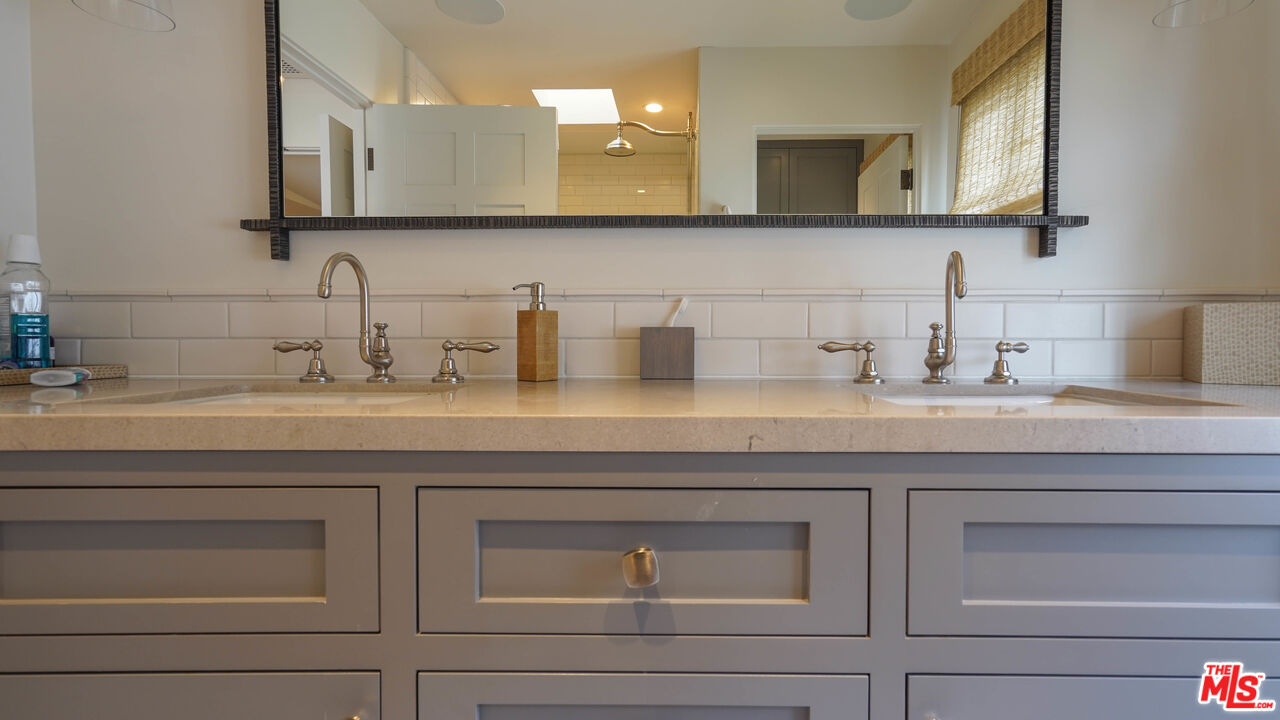 MLS #25535957 image #17