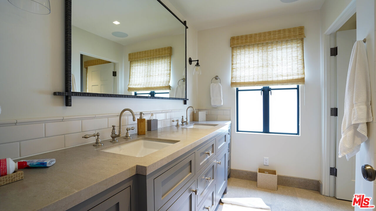 MLS #25535957 image #19