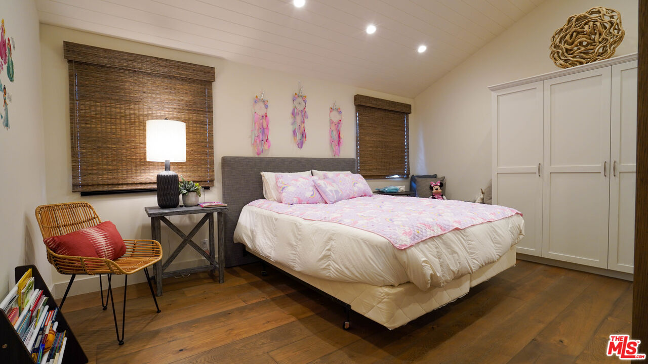 MLS #25535957 image #20