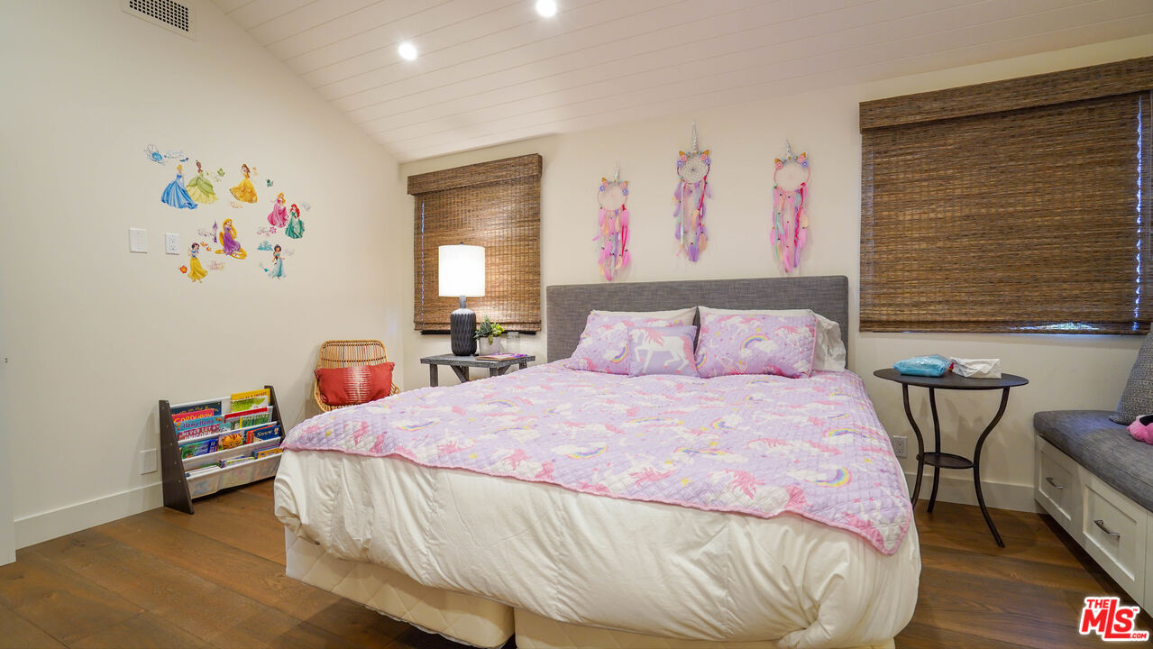 MLS #25535957 image #21