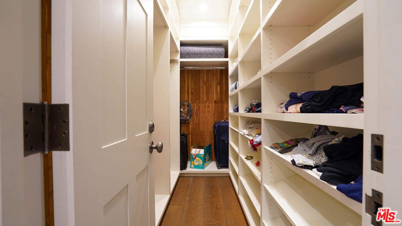 MLS #25535957 image #24