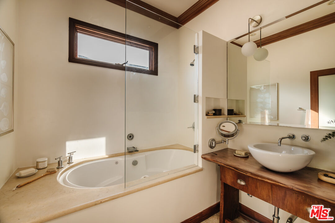 MLS #25535979 image #30