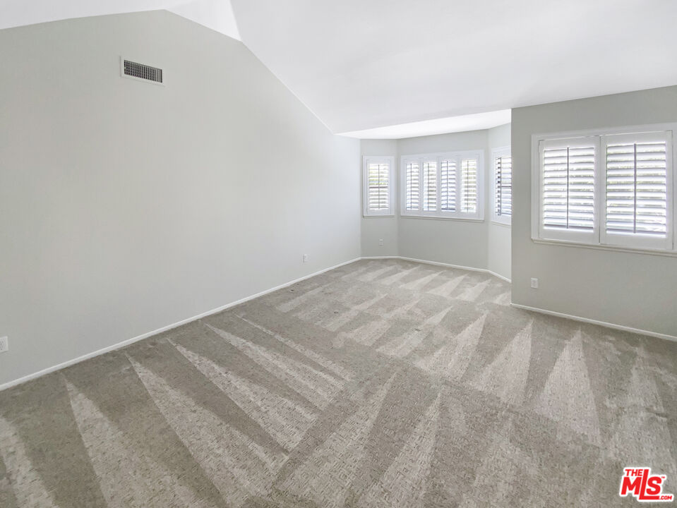 MLS #25536005 image #2