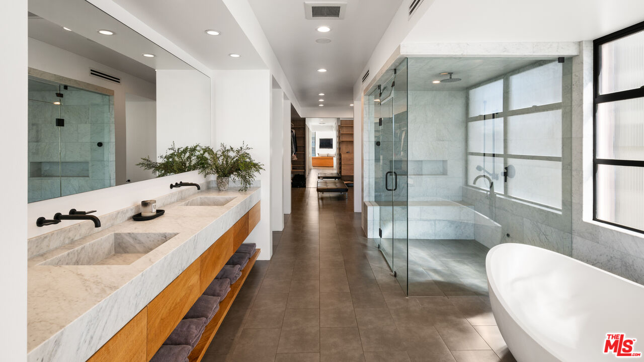 MLS #25536069 image #10