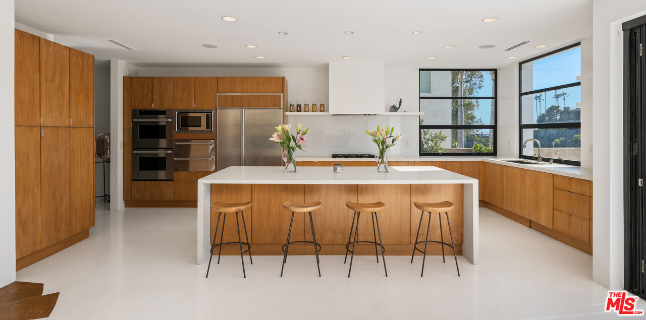 MLS #25536069 image #2