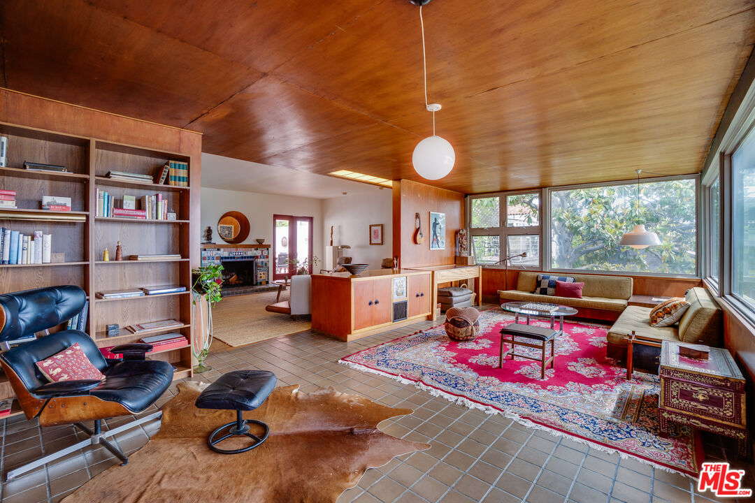 MLS #25536097 image #16