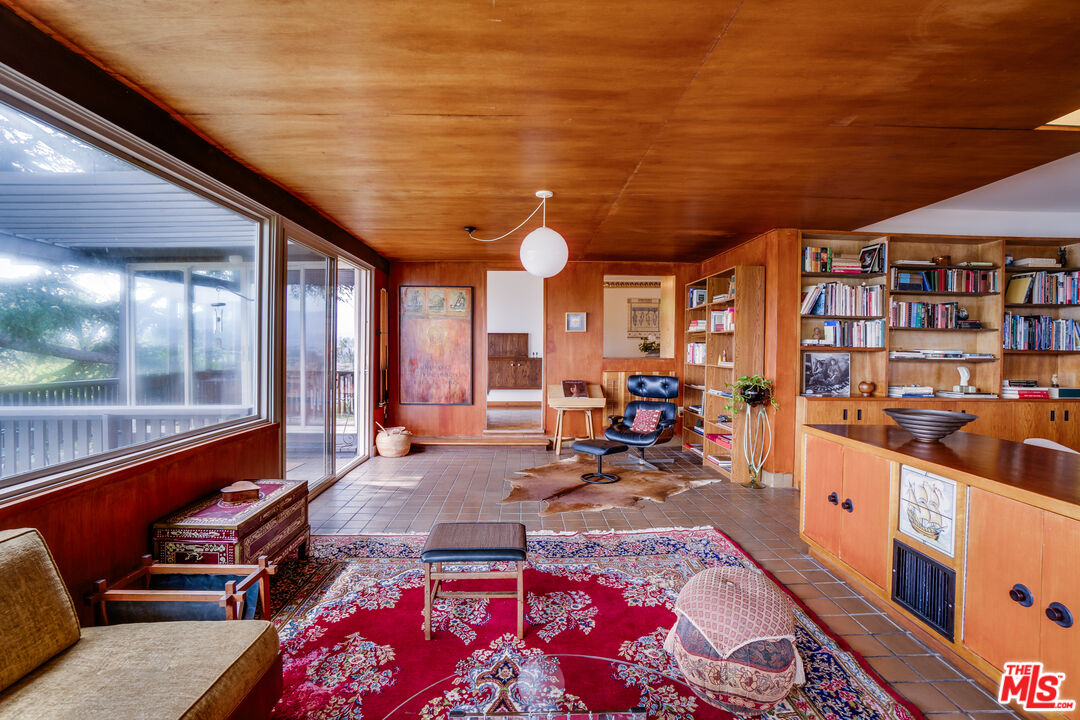 MLS #25536097 image #17