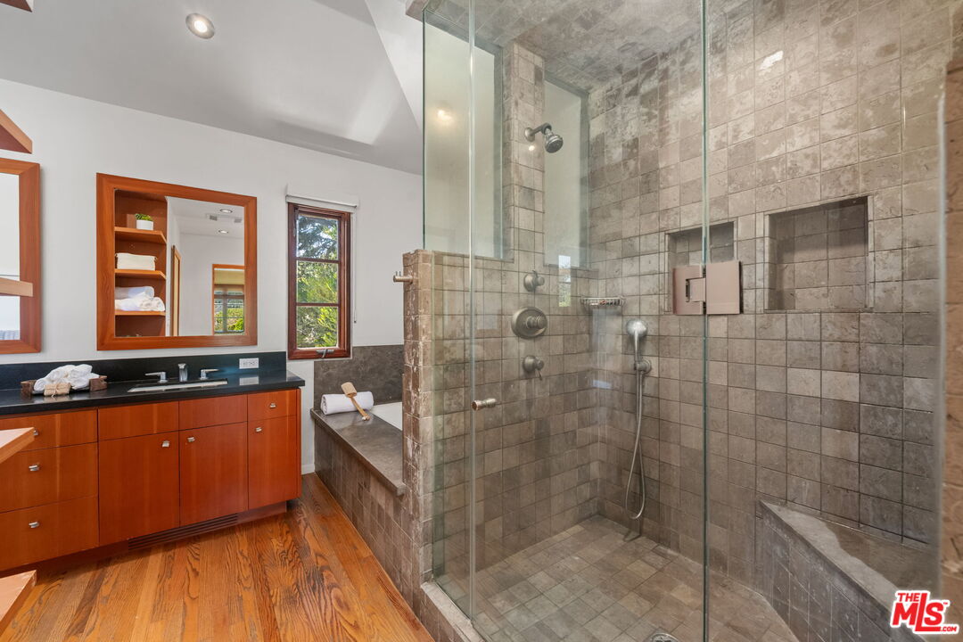 MLS #25536241 image #54