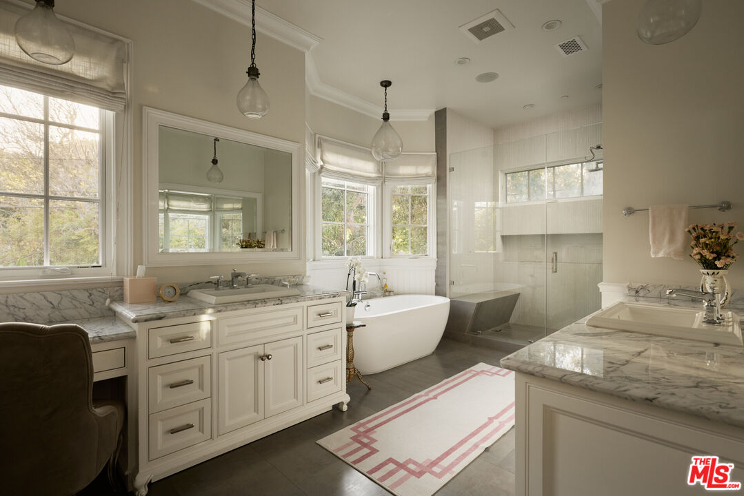 MLS #25536413 image #21