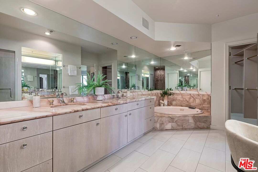 MLS #25536761 image #18