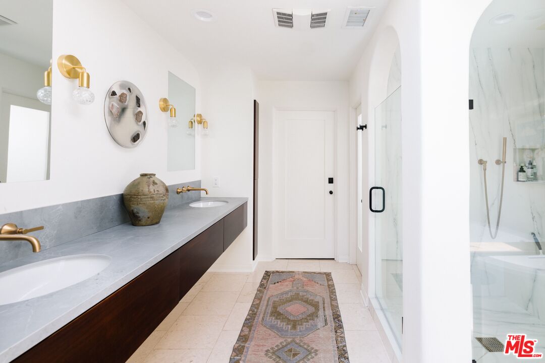 MLS #25536765 image #13